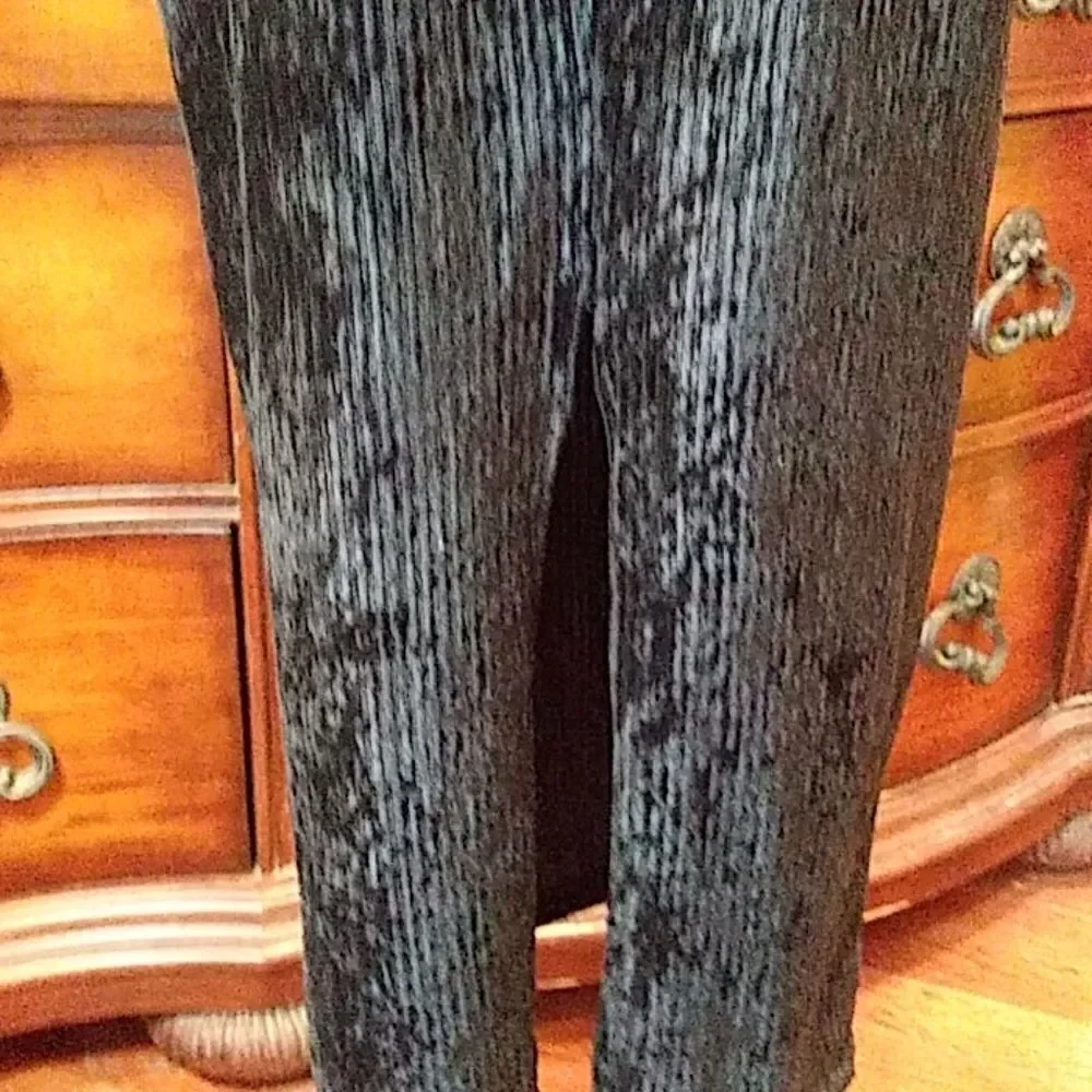 In charge. Dress.  - Picture 6 of 8